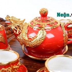 Bộ ấm chén uống trà cao cấp Bát Tràng mạ vàng 24k màu đỏ AC55B Bộ ấm chén uống trà cao cấp Bát Tràng mạ vàng 24k màu đỏ AC55B