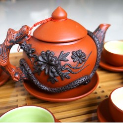 Ấm chén tử sa Bát Tràng đắp nổi hoa phù dung đen AC46A