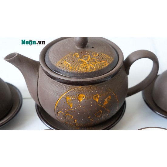 Bộ ấm trà tử sa Bát Tràng họa tiết hoa văn khắc nổi AC63 Bộ ấm trà tử sa Bát Tràng họa tiết hoa văn khắc nổi AC63