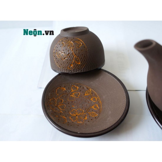 Bộ ấm trà tử sa Bát Tràng họa tiết hoa văn khắc nổi AC63 Bộ ấm trà tử sa Bát Tràng họa tiết hoa văn khắc nổi AC63