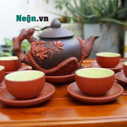 Ấm chén tử sa Bát Tràng đắp nổi hoa sen AC61