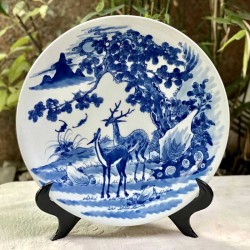 Đĩa trang trí phong thủy men lam Tùng Hươu D06B phi 35cm Đĩa trang trí phong thủy men lam Tùng Hươu D06B phi 35cm