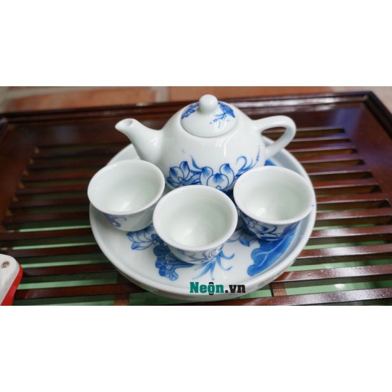 Bộ ấm chén bàn thờ Bát Tràng men lam vẽ sen AC51