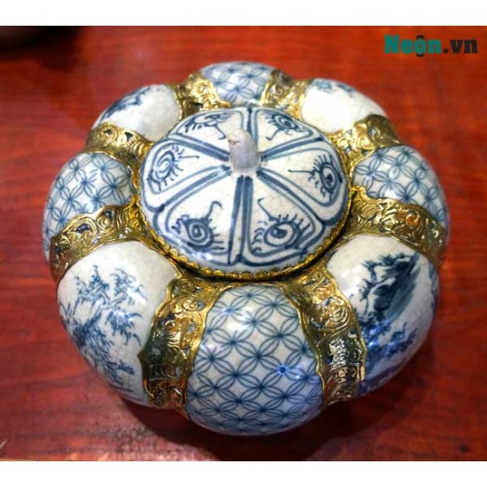 Hộp đựng mứt tết hình quả bí ngô bằng gốm Bát Tràng