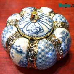 Hộp đựng mứt tết hình quả bí ngô bằng gốm Bát Tràng