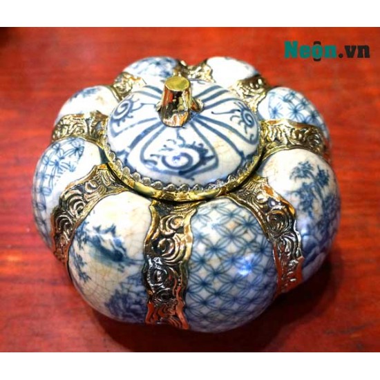 Hộp đựng mứt tết hình quả bí ngô bằng gốm Bát Tràng