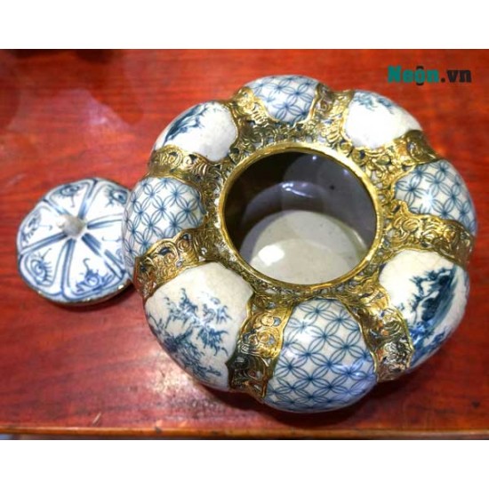 Hộp đựng mứt tết hình quả bí ngô bằng gốm Bát Tràng