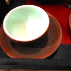 Ấm chén tử sa màu đất nung viền đỏ AC14