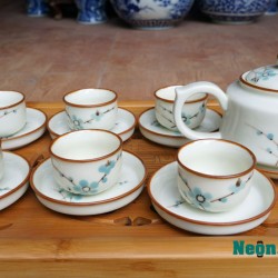 Ấm pha trà Bát Tràng giá rẻ họa tiết hoa đào AC42