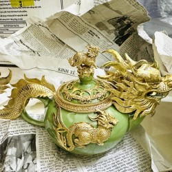 Bộ ấm chén cao cấp bọc đồng hình lân xanh ngọc AC23B