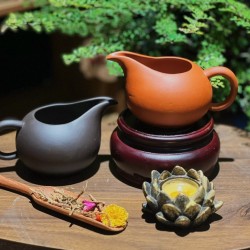 Ấm chén gốm tử sa Bát Tràng họa tiết nổi hoa châm khay lá sen AC34B