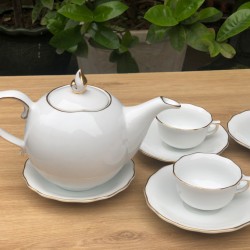 Bộ ấm trà sứ trắng vẽ chỉ vàng Bát Tràng dáng mẫu đơn AC73C