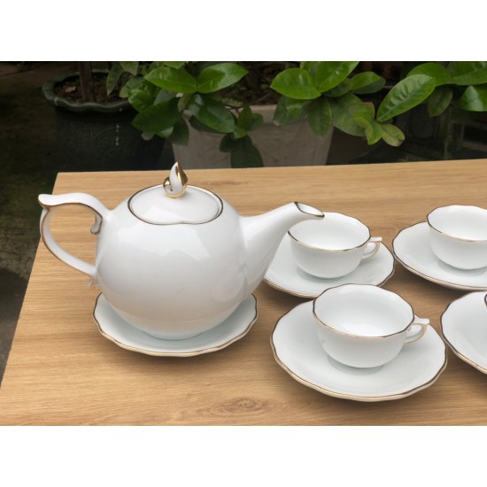 Bộ ấm trà sứ trắng vẽ chỉ vàng Bát Tràng dáng mẫu đơn AC73C
