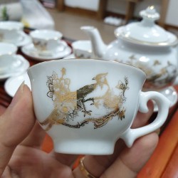 Bộ ấm trà đẹp vẽ vàng trắng Vinh Hoa Phú Quý AC80A Bộ ấm trà đẹp vẽ vàng trắng Vinh Hoa Phú Quý AC80A