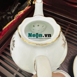 Bộ ấm trà sứ trắng Bát Tràng vẽ vàng sen chuồn AC80B
