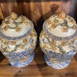 Chóe đựng rượu Bát Tràng men rạn đắp nổi công đào CE04 Chóe đựng rượu Bát Tràng men rạn đắp nổi công đào CE04