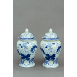 Chóe đựng rượu Bát Tràng men lam vẽ Sen Cá CE05