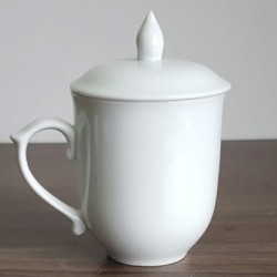 Cốc sứ trắng có nắp Bát Tràng