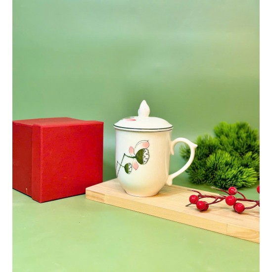 Cốc sứ có nắp Bát Tràng men kem vẽ đài sen