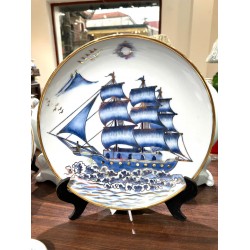 Đĩa trang trí men lam vẽ vàng Bát Tràng Thuận Buồm Xuôi Gió đường kính 35cm D15C Đĩa trang trí men lam vẽ vàng Bát Tràng Thuận Buồm Xuôi Gió đường kính 35cm D15C