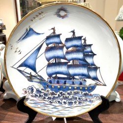 Đĩa trang trí men lam vẽ vàng Bát Tràng Thuận Buồm Xuôi Gió đường kính 35cm D15C