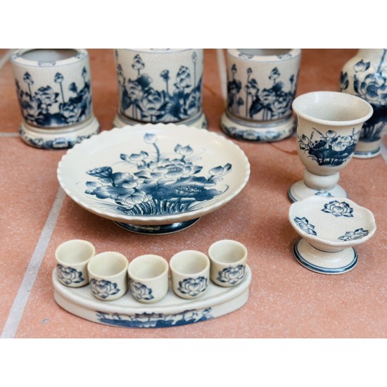 Bộ đồ thờ 3 bát hương men rạn vẽ sen Bát Tràng DT38B