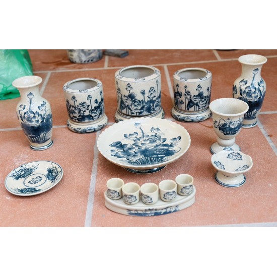 Bộ đồ thờ 3 bát hương men rạn vẽ sen Bát Tràng DT38B