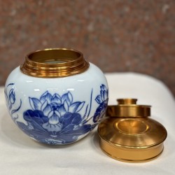 Bình đựng trà (hộp đựng chè) men lam giả cổ vẽ hoa sen LC02B Bình đựng trà (hộp đựng chè) men lam giả cổ vẽ hoa sen LC02B
