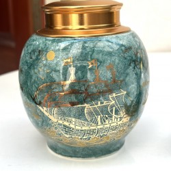 Bình đựng trà (hộp đựng chè) vẽ vàng men vân đá LC04