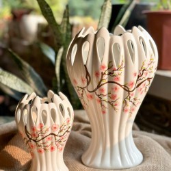 Lọ hoa dáng bàn tay Phật vẽ hoa đào LH033HĐ Lọ hoa dáng bàn tay Phật vẽ hoa đào LH033HĐ