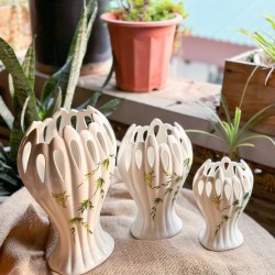 Lọ hoa dáng bàn tay Phật vẽ trúc xanh LH033TX