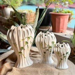 Lọ hoa dáng bàn tay Phật vẽ trúc xanh LH033TX Lọ hoa dáng bàn tay Phật vẽ trúc xanh LH033TX