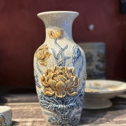 Lọ hoa thờ dáng lục bình men rạn đắp nổi Sen Cát Tường LHT04