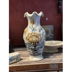 Lọ hoa thờ men rạn đắp nổi miệng lượn Hoa Sen Cát Tường LHT04A