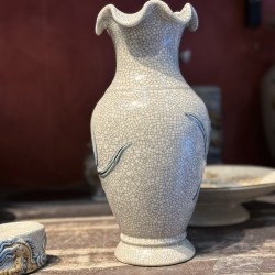 Lọ hoa thờ men rạn đắp nổi miệng lượn Hoa Sen Cát Tường LHT04A