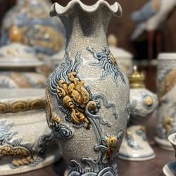 Lọ hoa thờ miệng lượn men rạn đắp nổi Rồng LHT05A