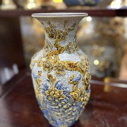 Lọ hoa thờ men rạn đắp nổi Công Đào LHT06A