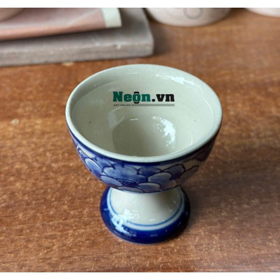 Ly sứ uống rượu men lam vẽ hoa mẫu đơn LS03