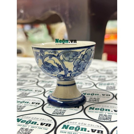 Ly sứ uống rượu men lam vẽ hoa dây LS03A