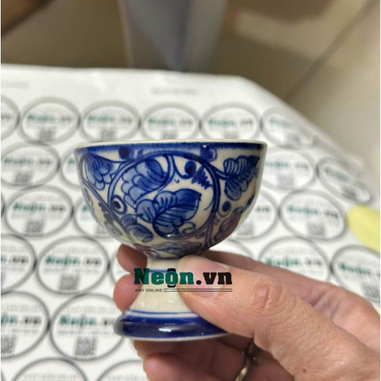 Ly sứ uống rượu men lam vẽ hoa dây LS03A