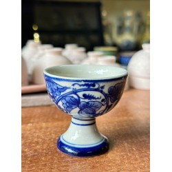 Ly sứ uống rượu men lam vẽ hoa dây LS03A