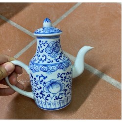 Bình rót rượu Bát Tràng men lam giả cổ vẽ hoa dây NR12C Bình rót rượu Bát Tràng men lam giả cổ vẽ hoa dây NR12C