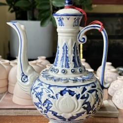 Bình rót rượu Bát Tràng men lam cổ khắc nổi phù dung NR17