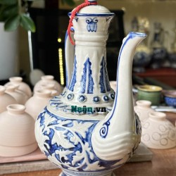 Bình rót rượu Bát Tràng men lam cổ khắc nổi phù dung NR17