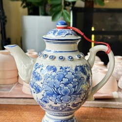 Bình rót rượu Bát Tràng men lam giả cổ vẽ hoa mẫu đơn NR17C