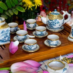 Bộ ấm chén men rạn Bát Tràng vẽ Tùng chùa bọc đồng AC31B