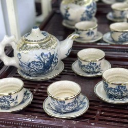 Bộ ấm chén men rạn Bát Tràng vẽ hoa sen bọc đồng AC31C
