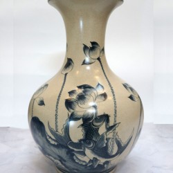 Bình hoa dáng củ tỏi men rạn vẽ Cá chép sen phú quý CT02A