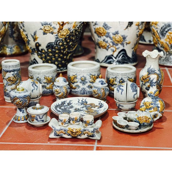 Bộ đồ thờ ban treo tường men rạn đắp nổi rồng vàng Bát Tràng DT36