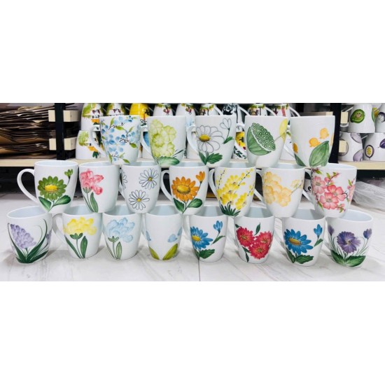 Cốc (Ly) sứ trắng vẽ hoa nổi Bát Tràng Cốc (Ly) sứ trắng vẽ hoa nổi Bát Tràng